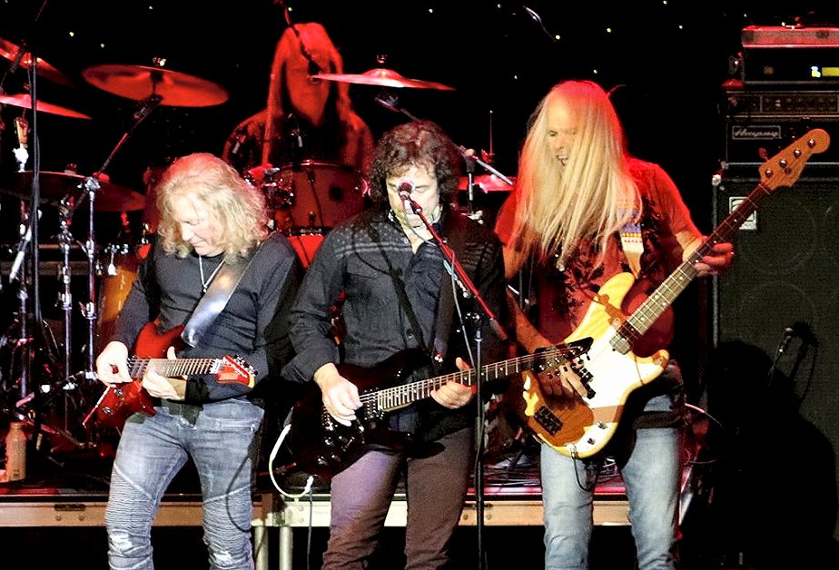 Glen Bridger, Eddy Jones, Greg Manahan, & Darren Walker - Rock Legends Cruise VIII
Photo by Jodie Manahan Glen Bridger, Eddy Jones, Greg Manahan, & Darren Walker - Rock Legends Cruise VIII
Photo by Jodie Manahan