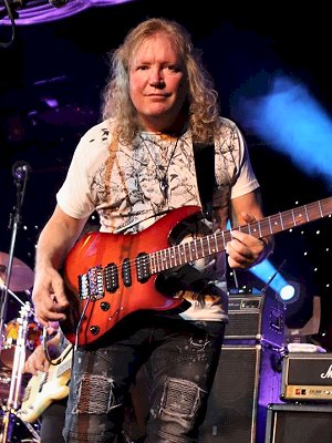 Glen Bridger - Rock Legends Cruise VIII
Photo by Jodie Manahan Glen Bridger - Rock Legends Cruise VIII
Photo by Jodie Manahan