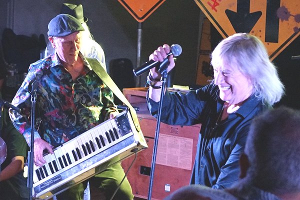 Roger Boyd and John Schlitt - Wildwood Springs Lodge
Steelville, MO - Photo by Tom Cullen